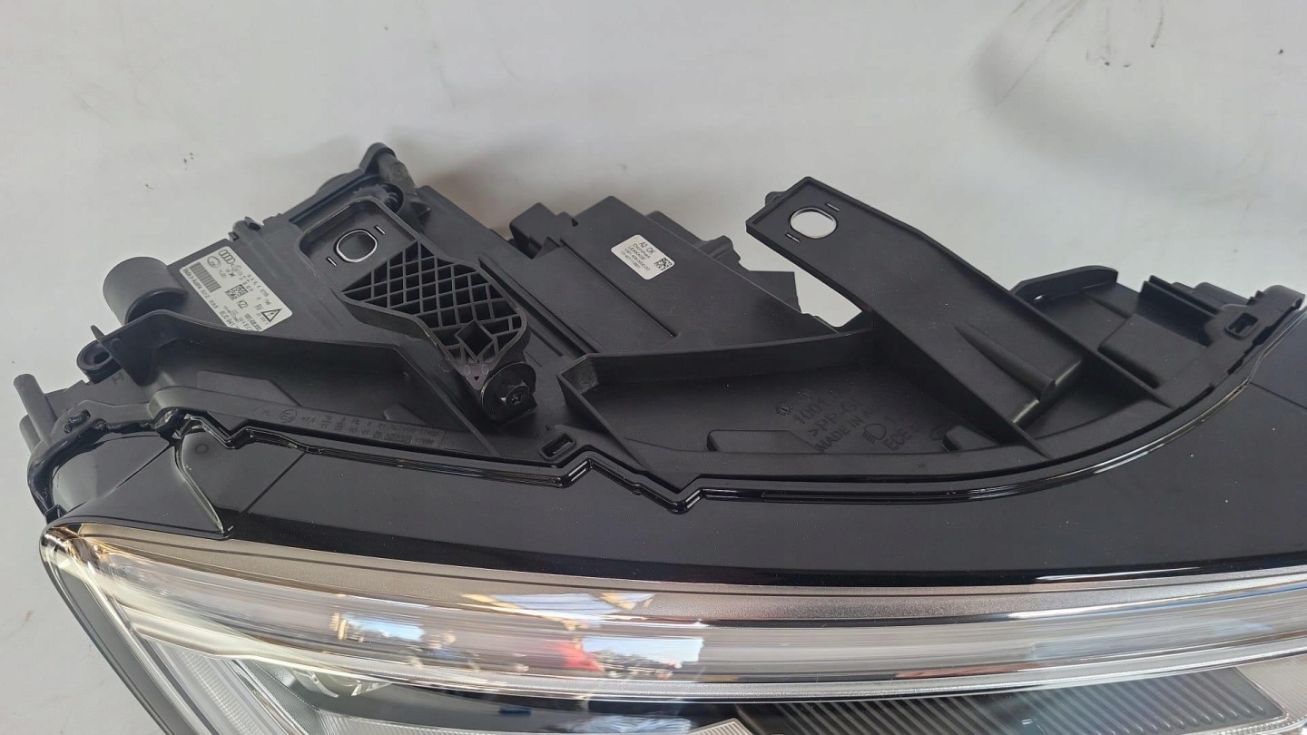 AUDI Q3 8U0 LIFT light right front FULL LED right 8U0941774 new.