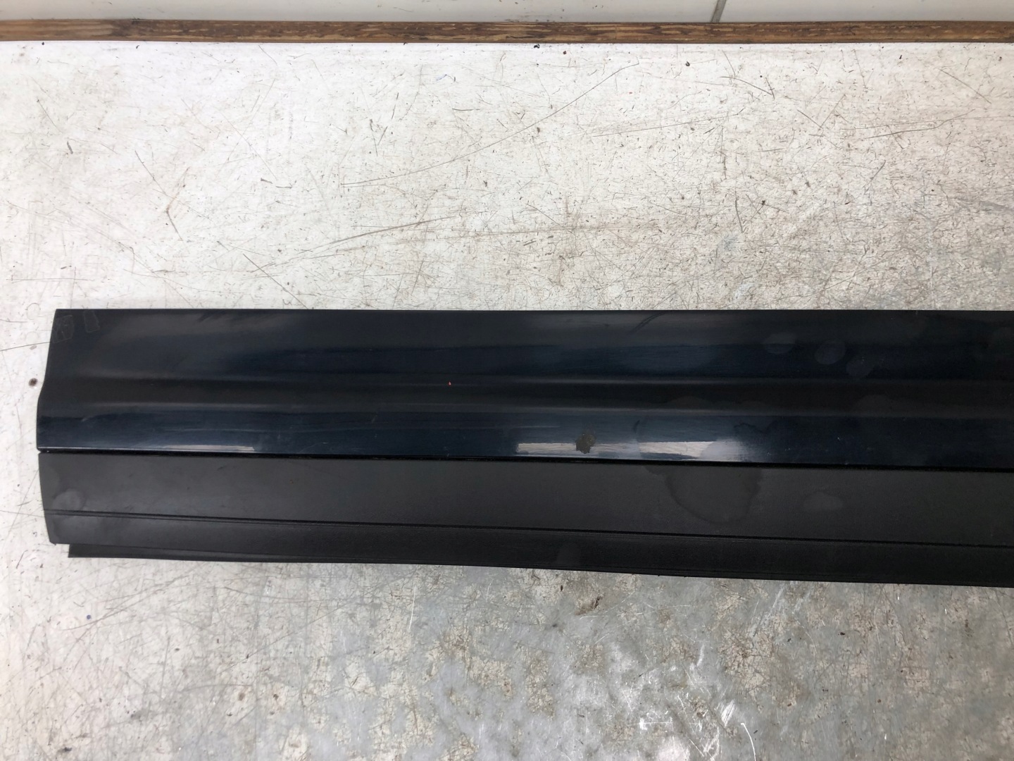 moulding door left front PORSCHE CAYENNE 7P5837787Q