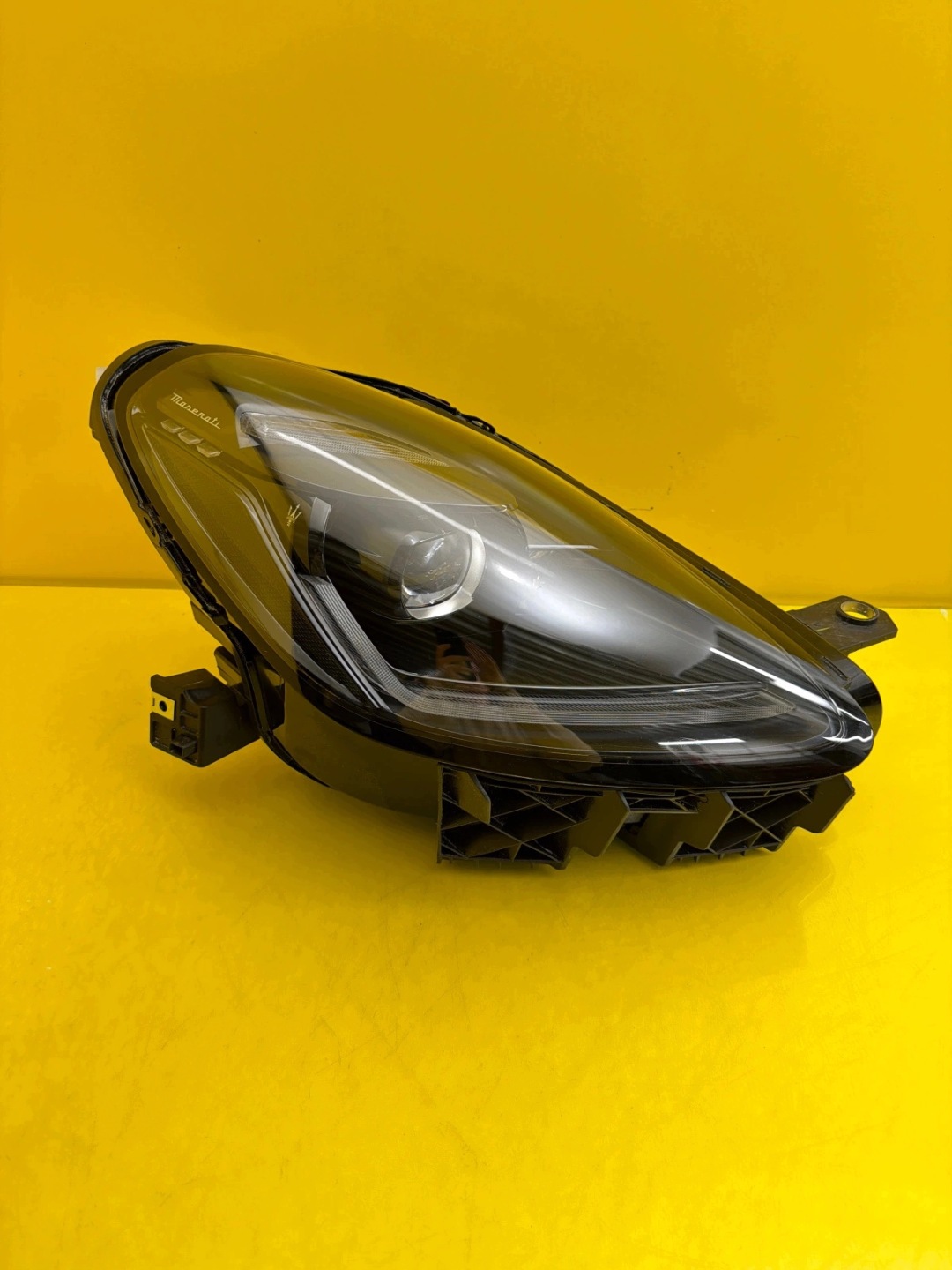 light right Maserati Grecale M182 22- Full Led Black 06703540670