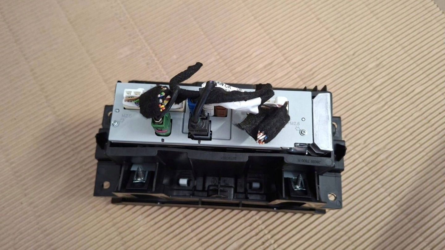 display player navigation devices Radio Dacia Bigster R1310 259158988R stan bdb