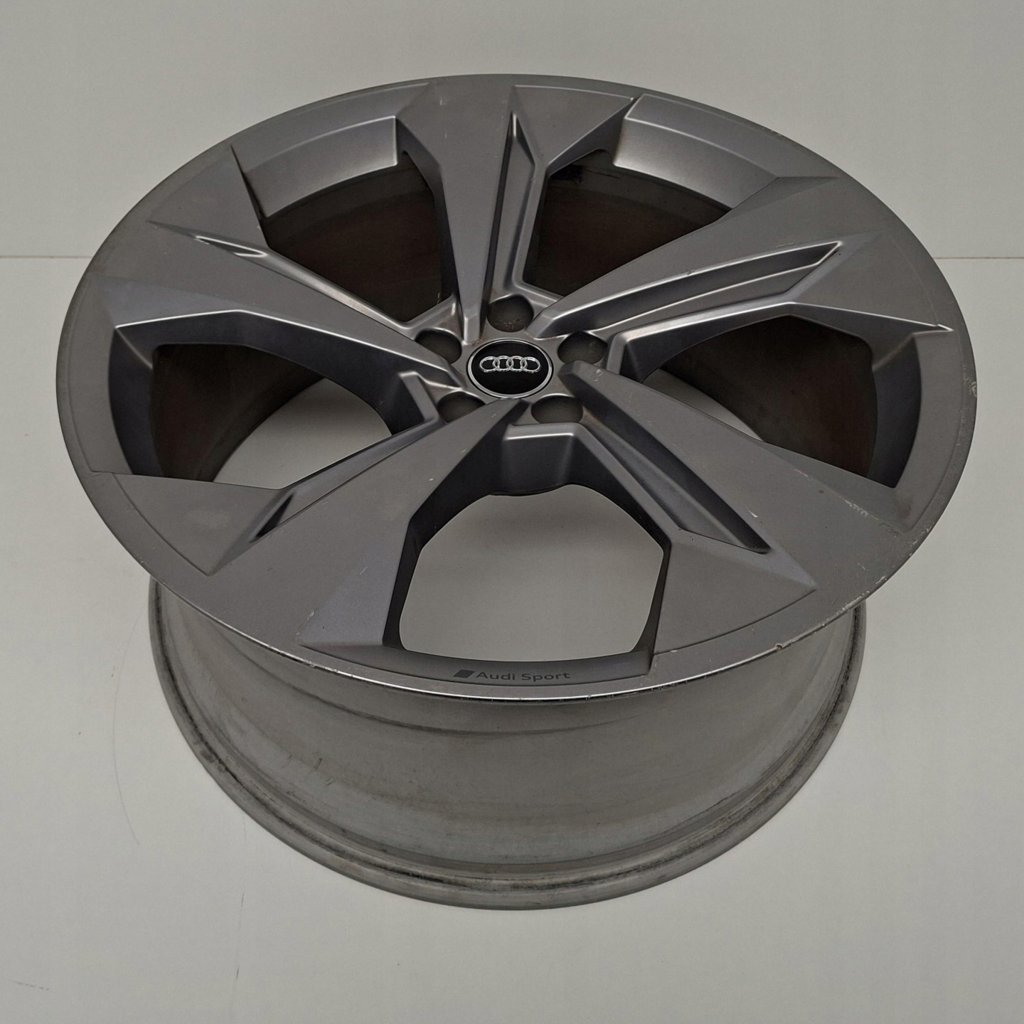 AUDI Q7 Q8 22 22" 4M0601025CD disk hliníkový