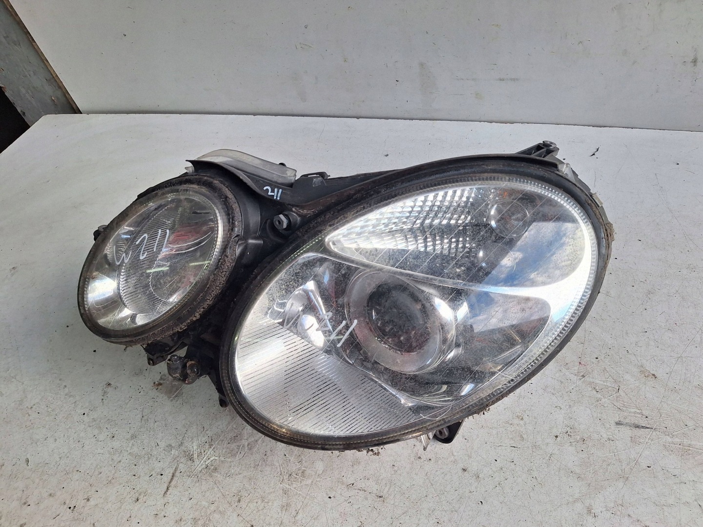 MERCEDES E-class W211 02-06 light left UK-right hand drive