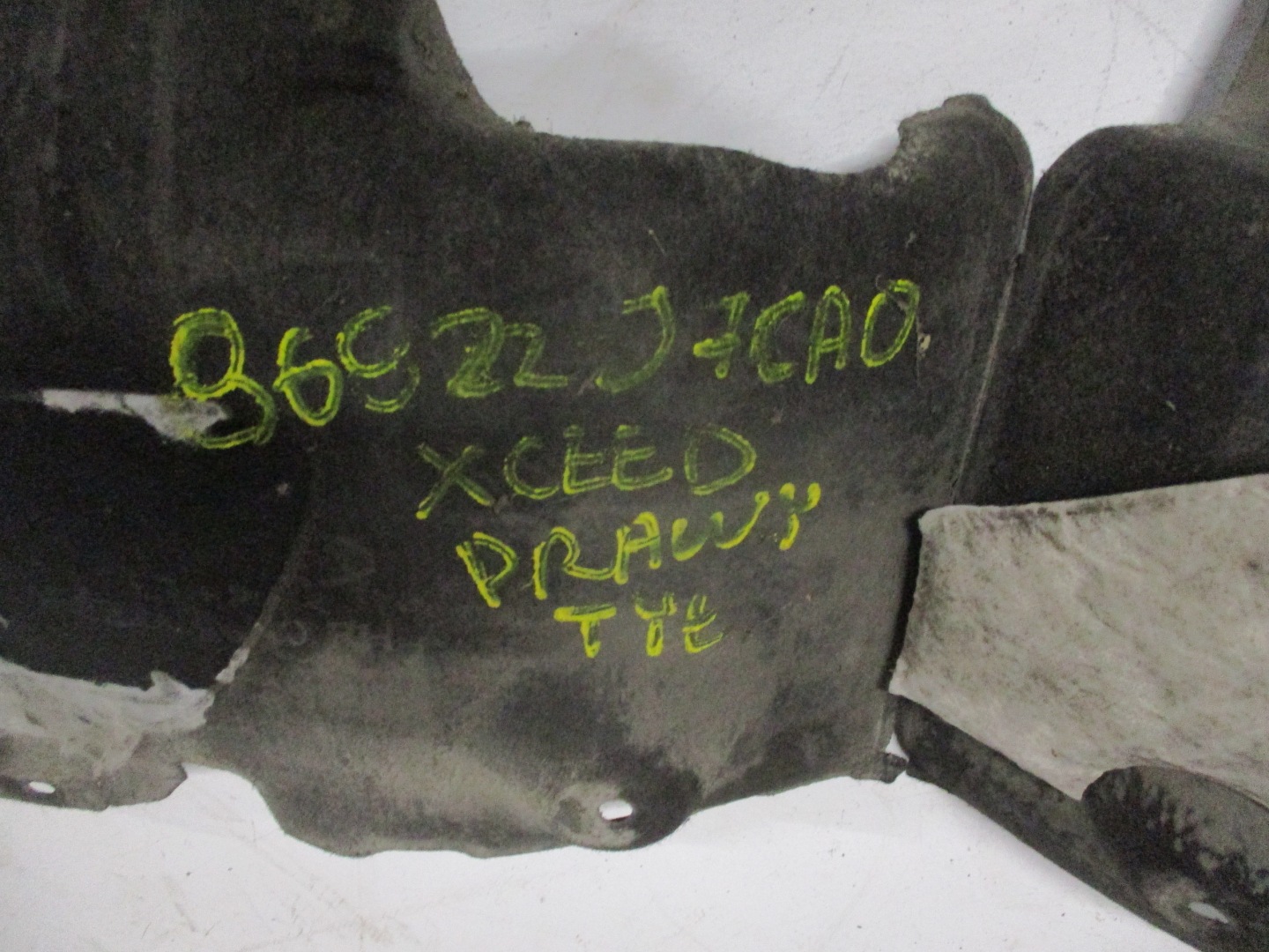 mudguard right rear. KIA X-CEED 86822-J7CAO