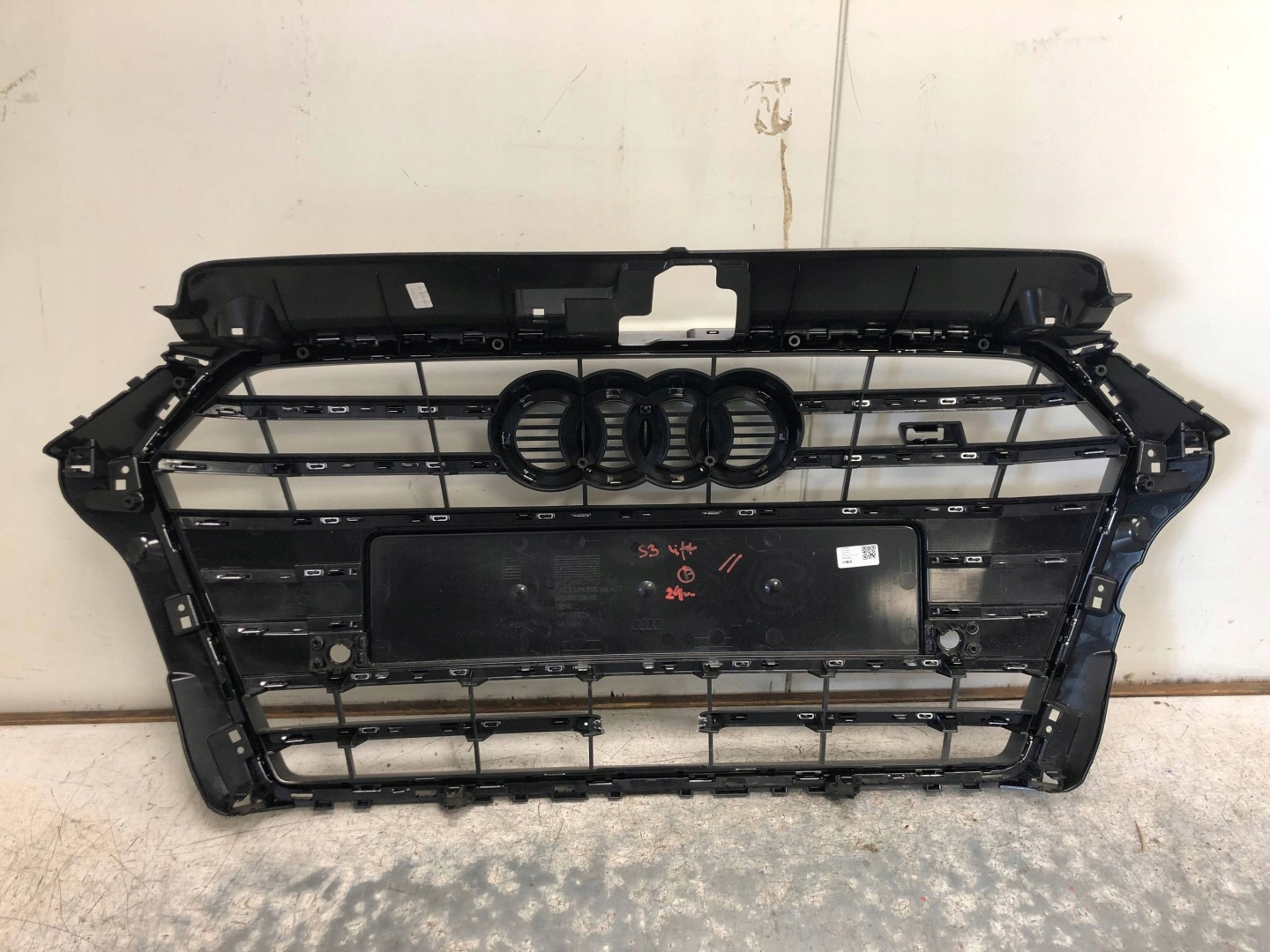 maska maska PDC ispod RADAR AUDI S3 8V LIFT 8V3853651AE