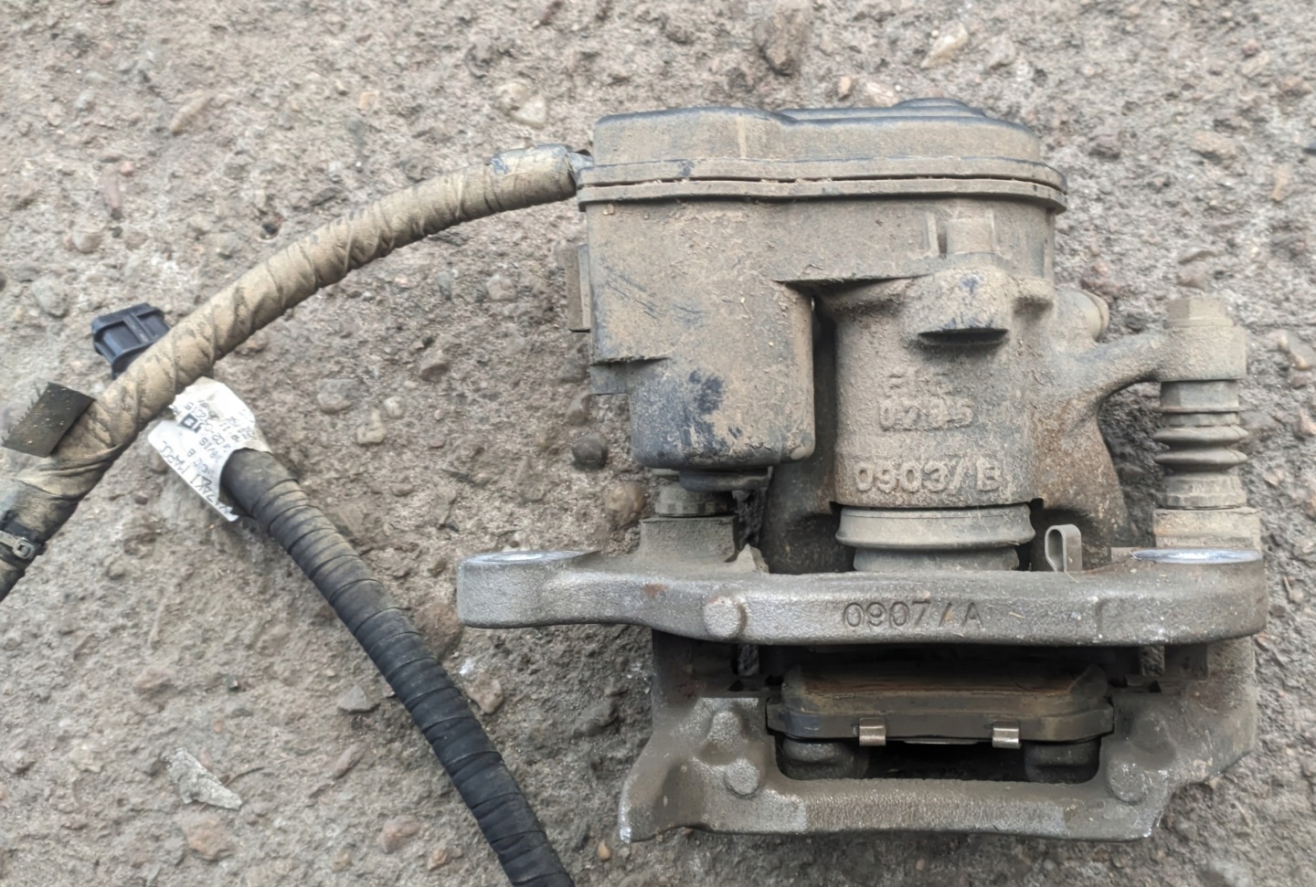 RENAULT KADJAR 1.6 DCI 15R caliper right rear part