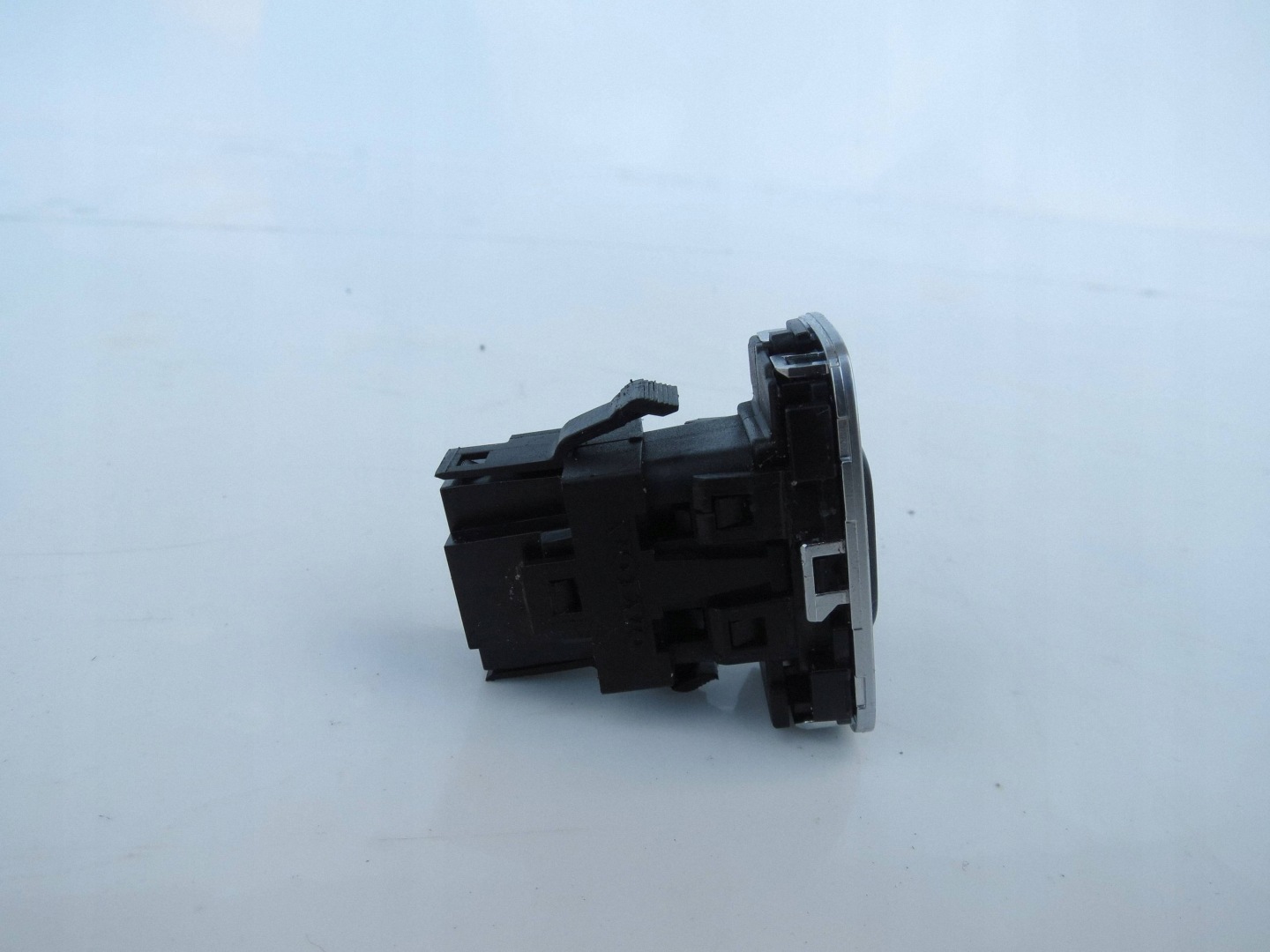 button START-STOP ZAPLONU VOLVO V60 10135168