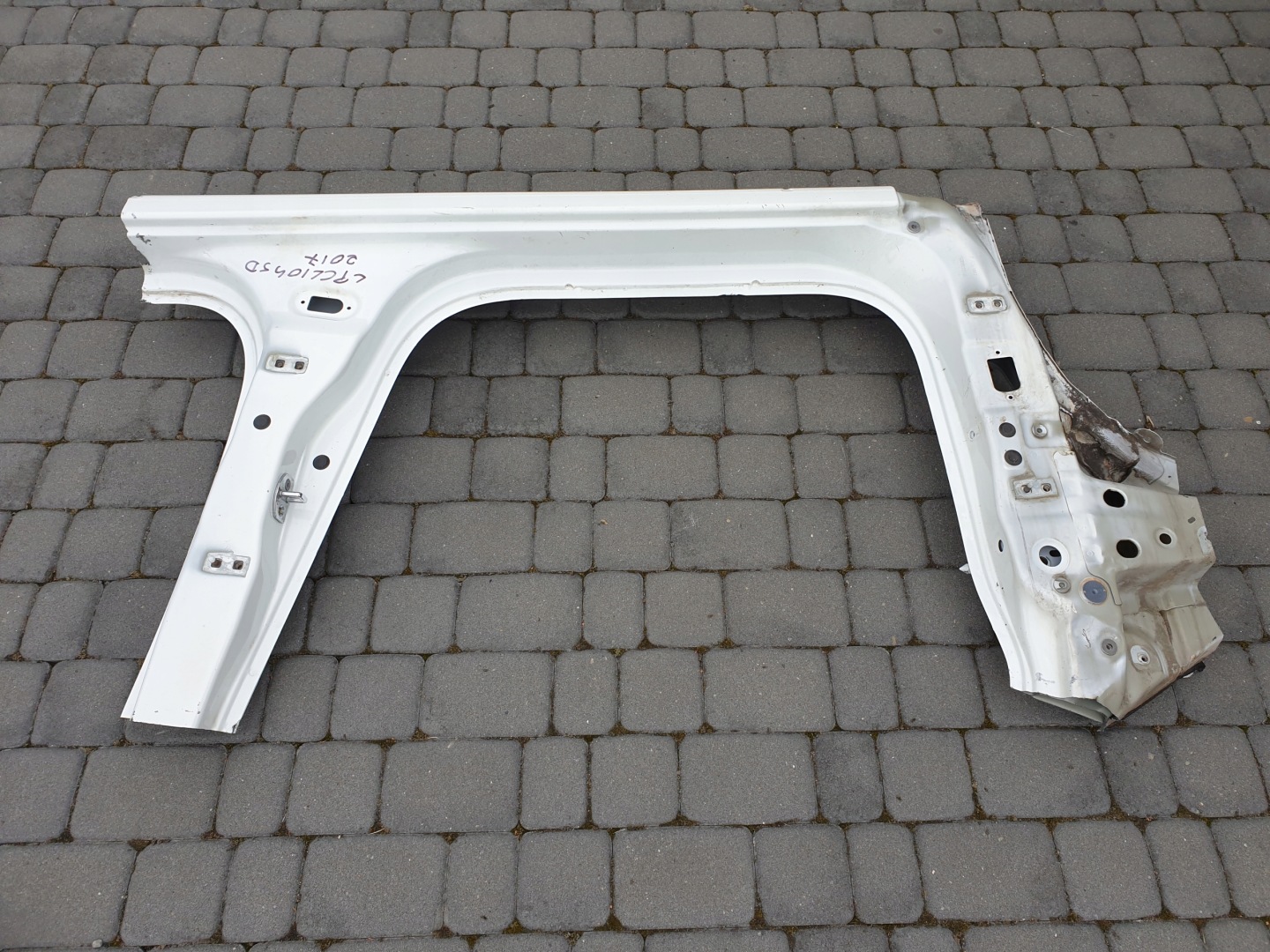 pillar DRZWIOWY threshold RENAULT CLIO 4 IV 2013- left