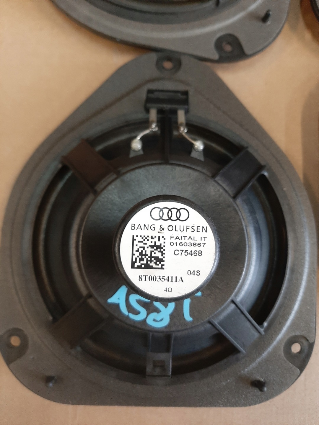 AUDI A5 8T speaker bang OLUFSEN rear part 8T0035411A