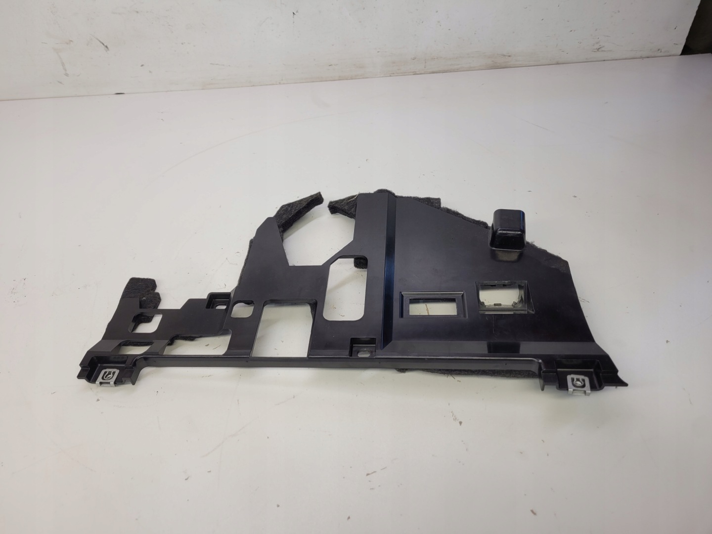 DOLNA fedél DESKI AUDI A8 D4 4H1857717A