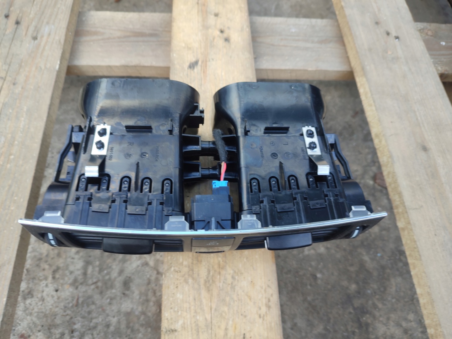 grid air conditioning devices central MERCEDES W204 1.8 - A2048303954