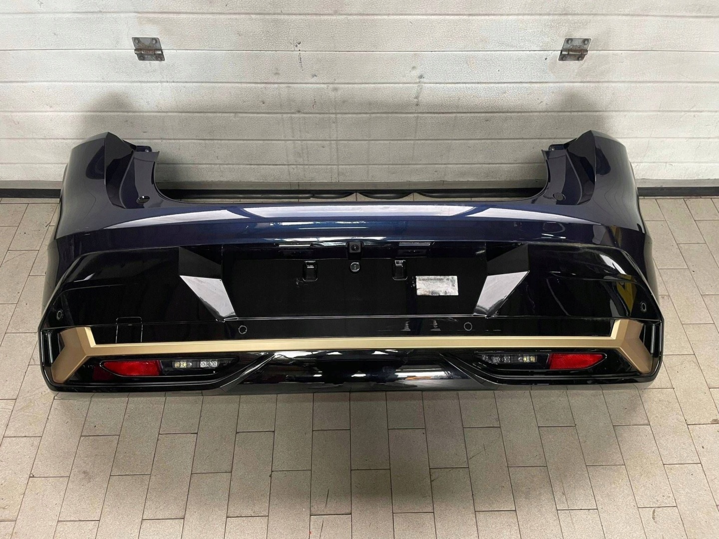 bumper rear part complete RENAULT MEGANE V E-TECH BIYNN