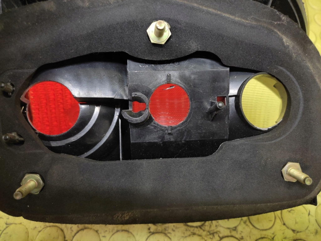 BMW E39 KOMBI light right rear part 2496322