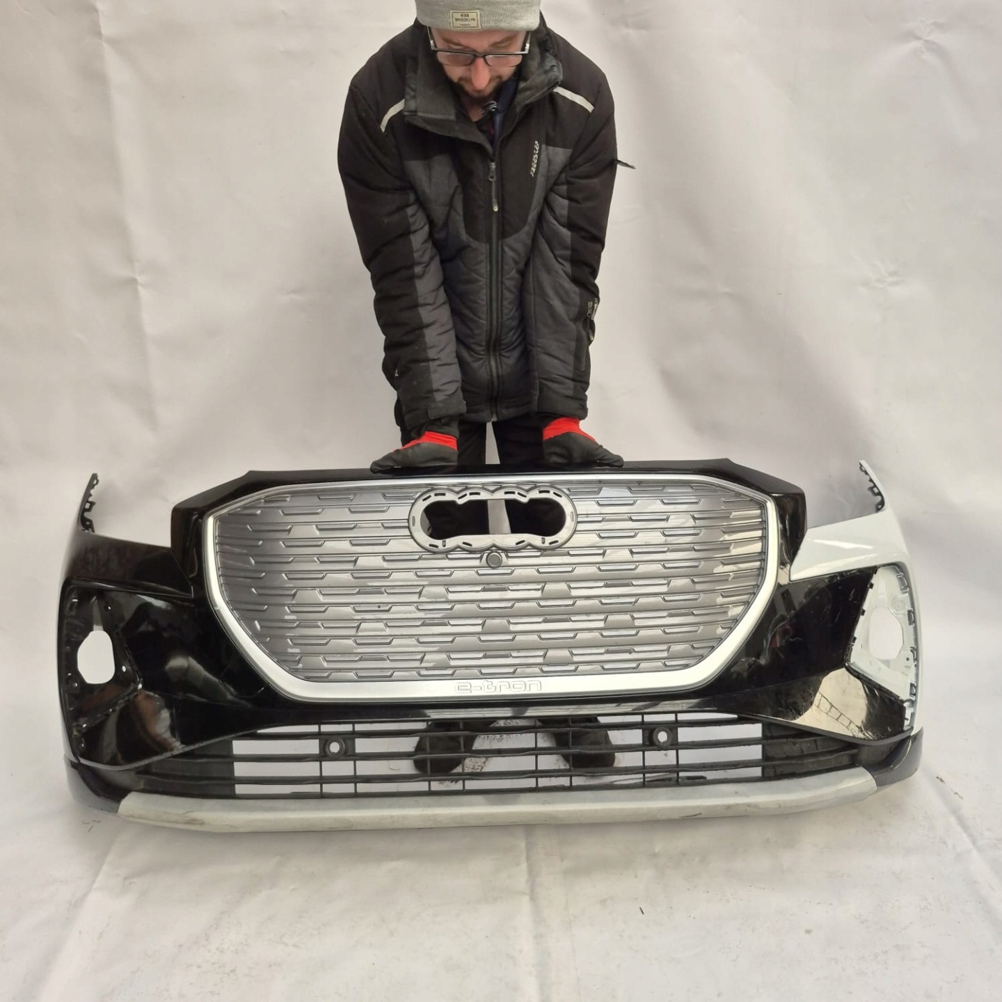 AUDI Q4 E-TRON 89A 21-> bumper front front PDC