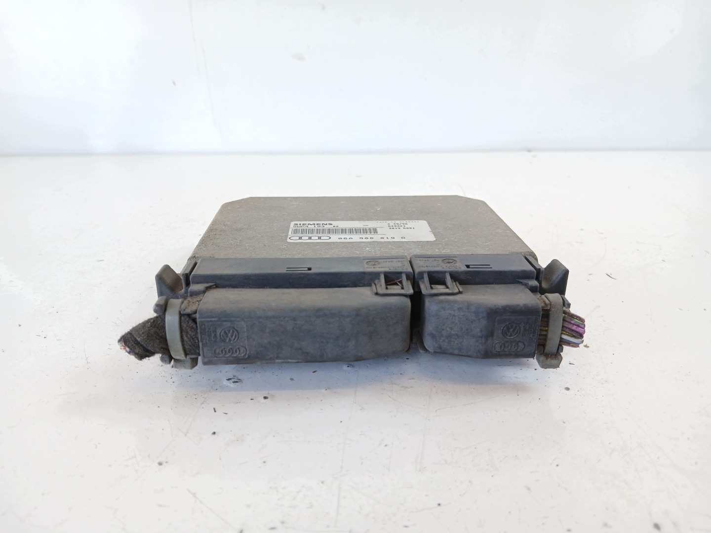 AUDI A3 8L 1.6 control unit of the engine 06A906019D