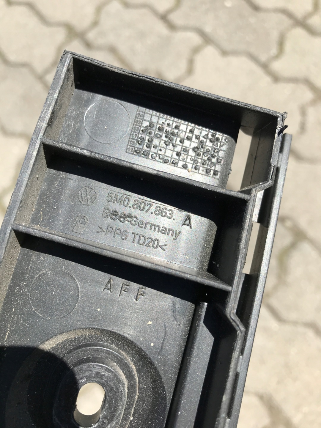 stoßstangenführung heck GOLF VI PLUS 5M0807863A