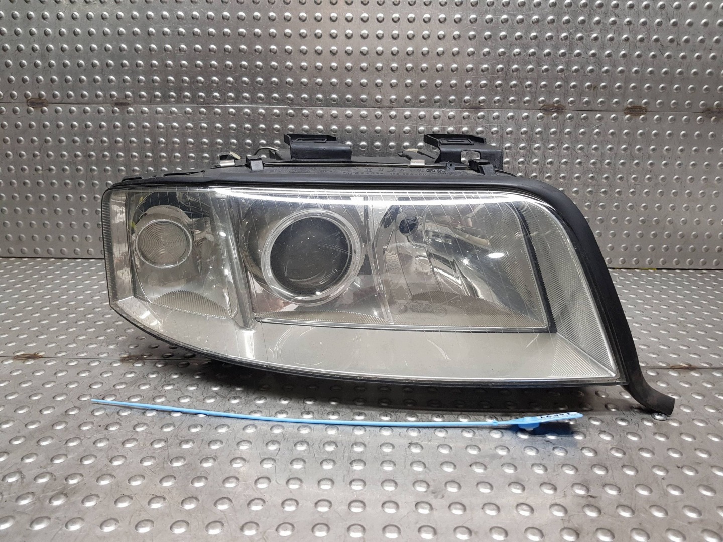 REFLEKTOR right front XENON 10 PIN AUDI A6 C5