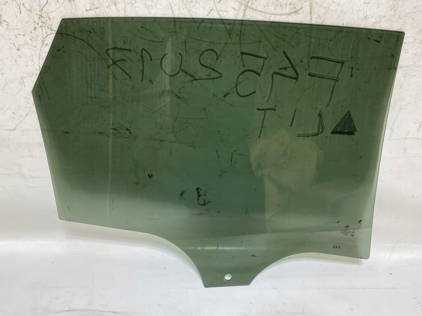 BMW 2 F45 window side door left left rear part dark