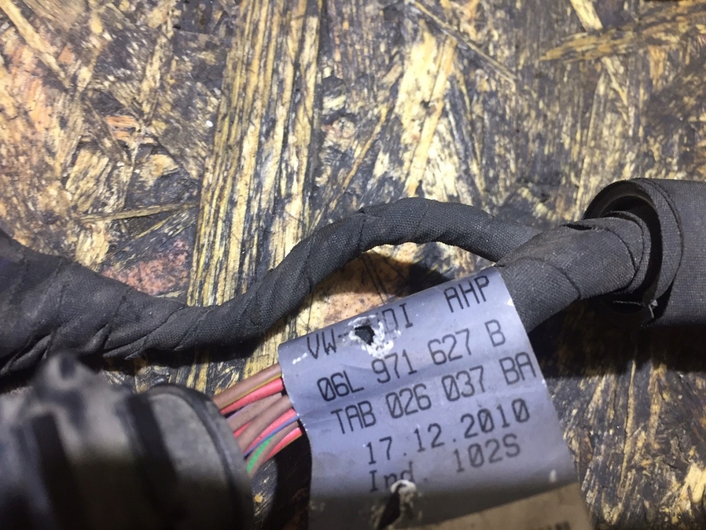 A4 B8 LIFT 1.8 TFSI bundle WTRYSKIWACZY 06L971627B