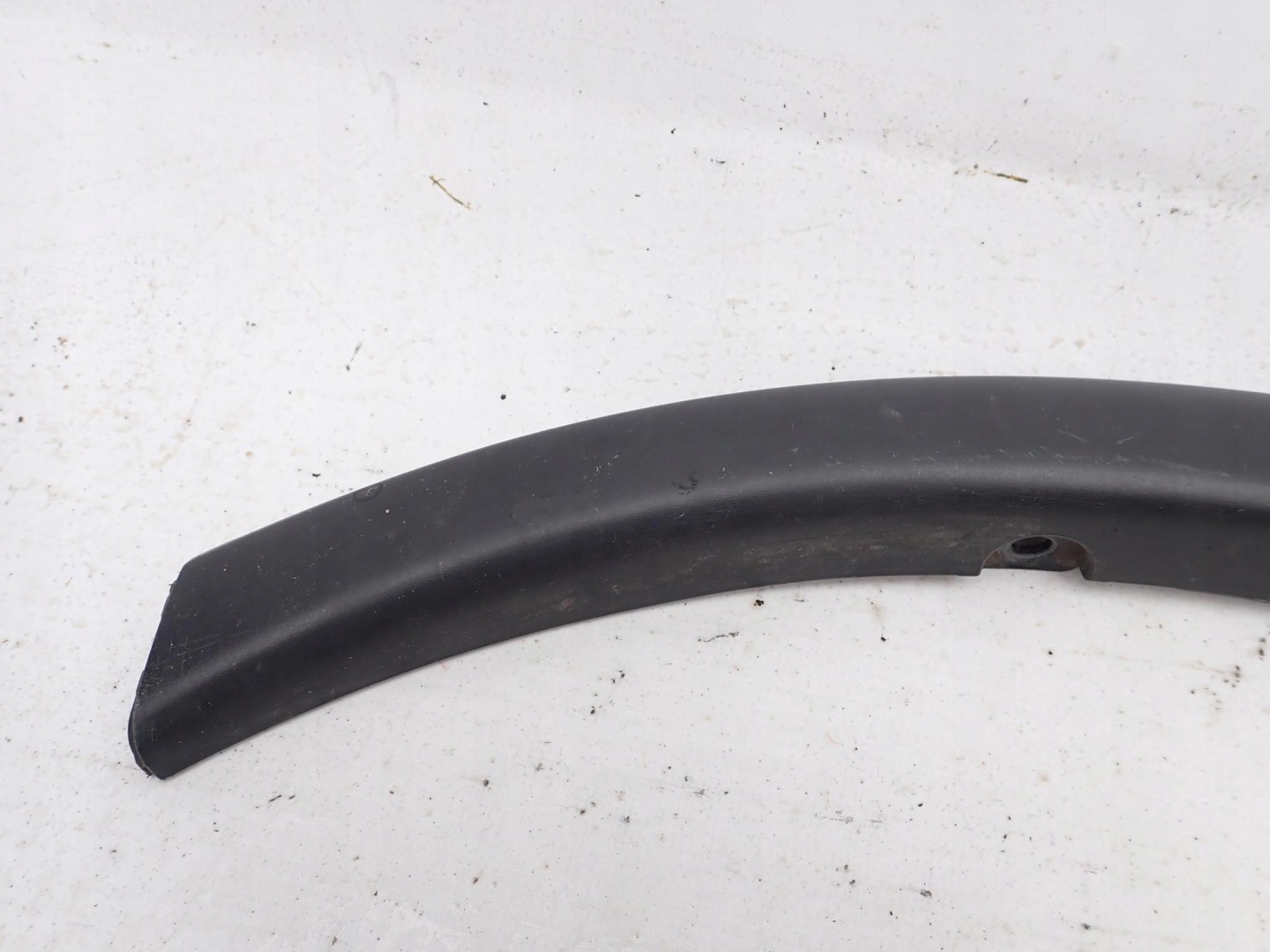 MITSUBISHI OUTLANDER III 3 12-22 moulding cap right front