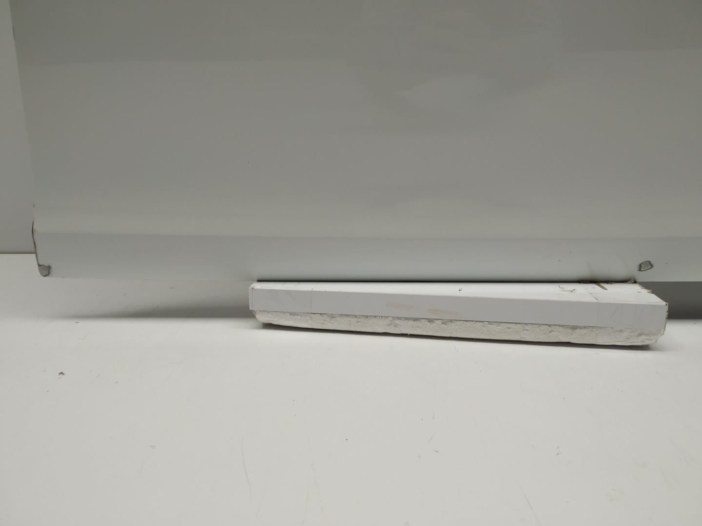 08-17r Opel Insignia and A door front front right Biale