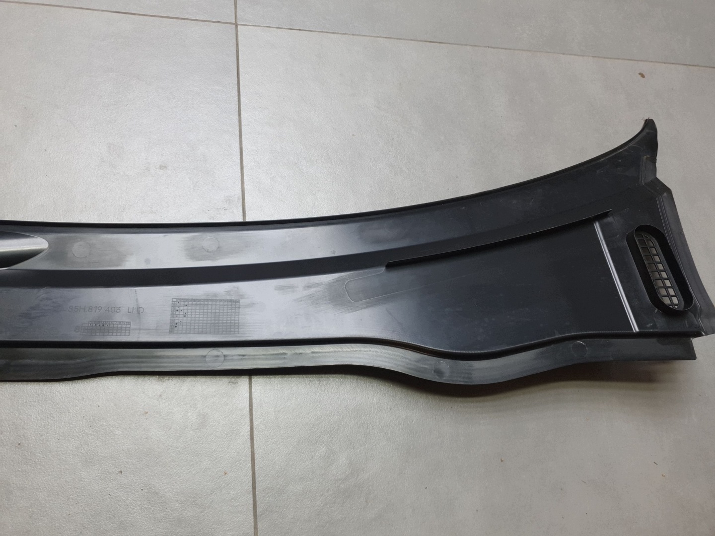 Audi SQ6 e-tron torpedo plastic 85H819403