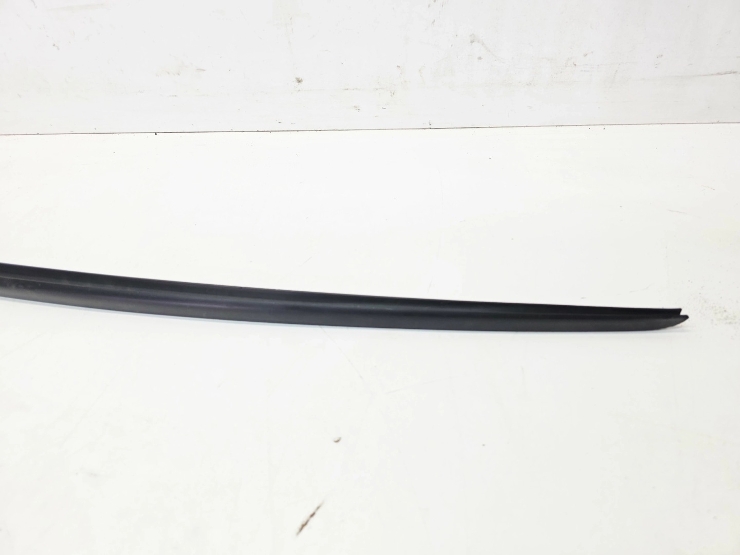 moulding dust windows CZOLOWEJ left AUDI A5 8W SPORTBACK 8W6854327B