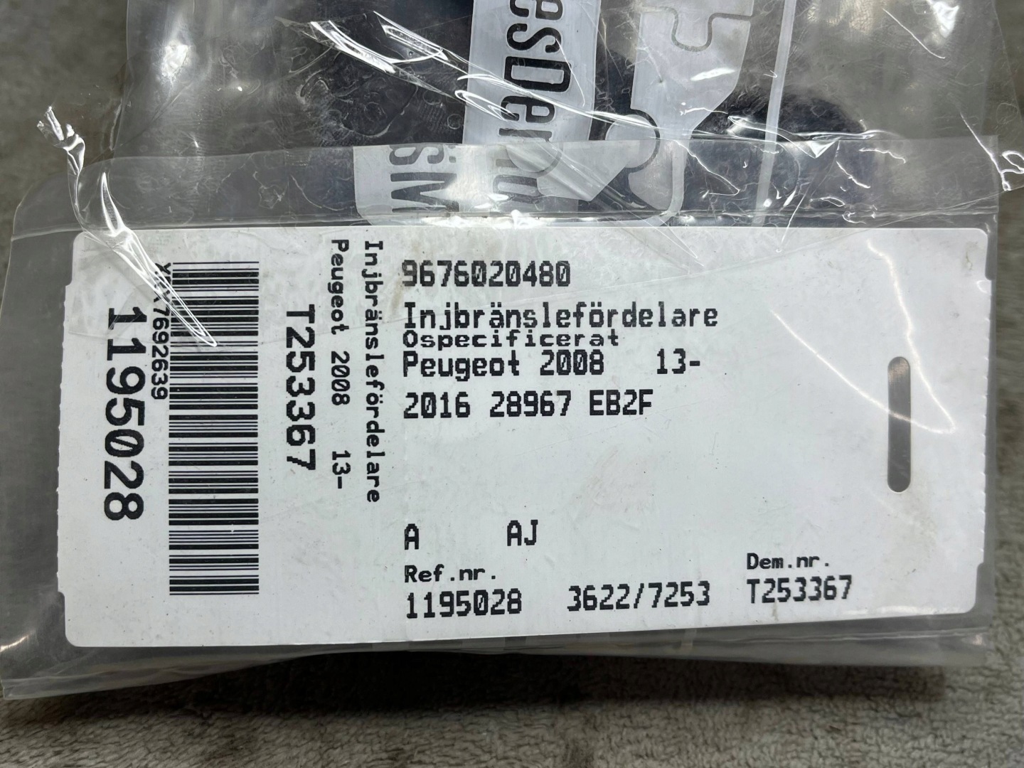 Rampe injection PEUGEOT 208 9676020480 !J