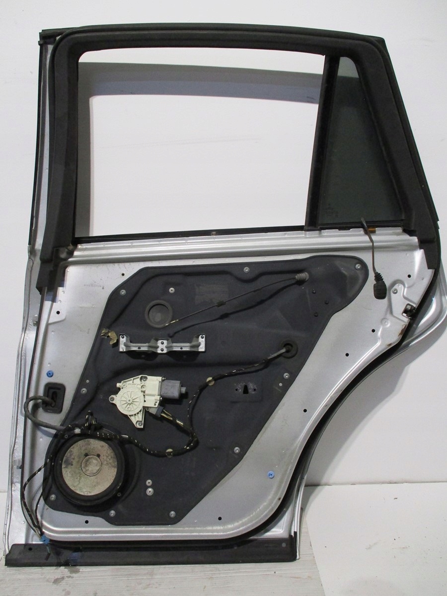 door right rear. MERCEDES R KLASA 251