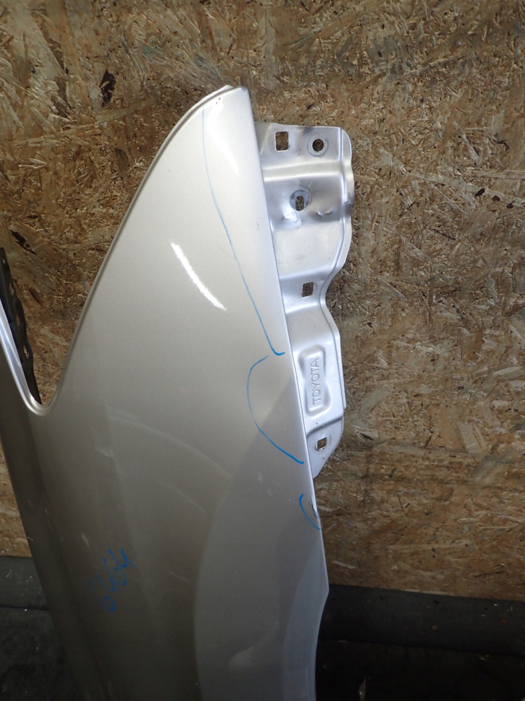 FENDER FRONT RIGHT LEXUS RX400 RX 400