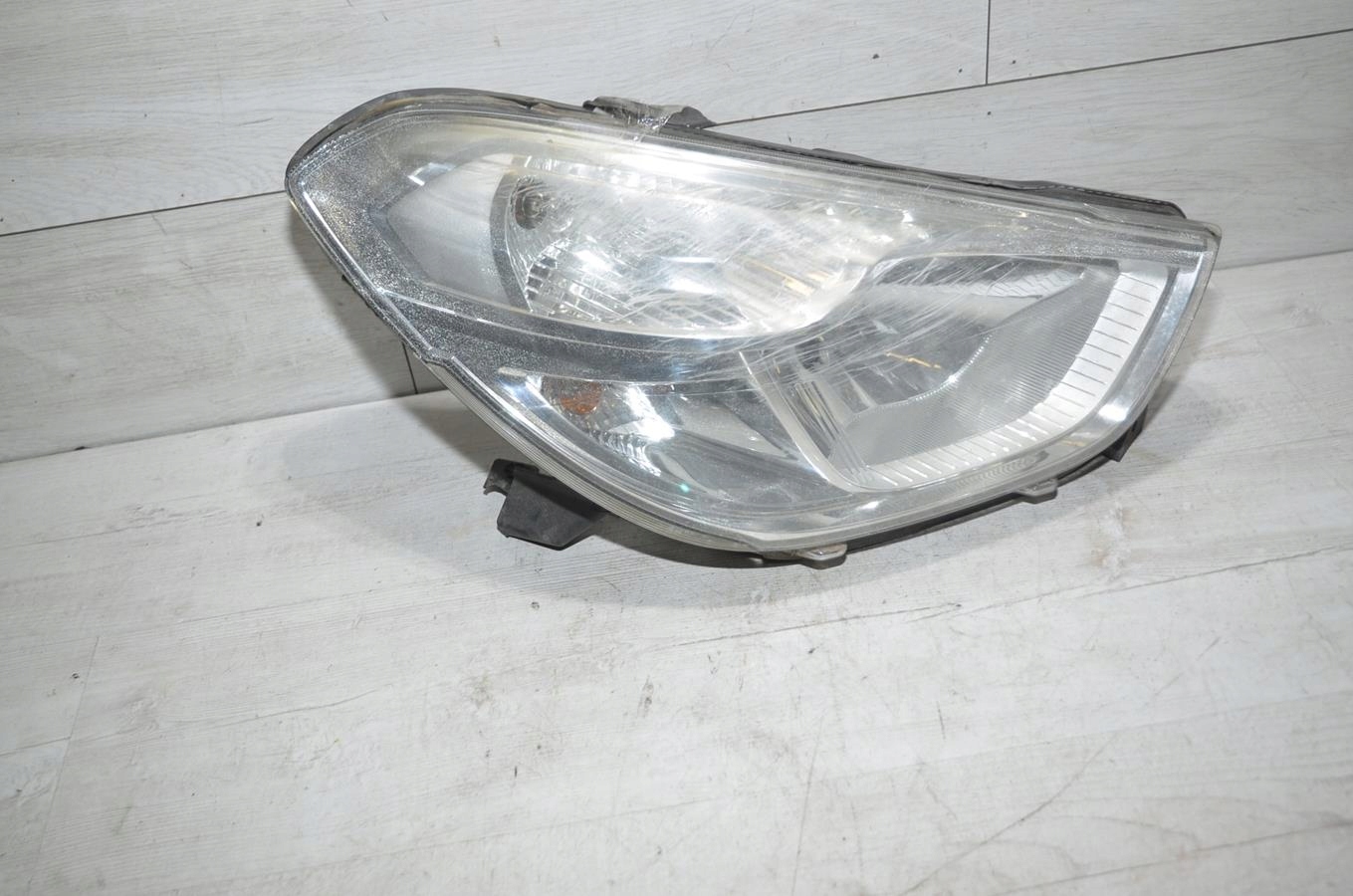 light right front damaged Dacia LODGY