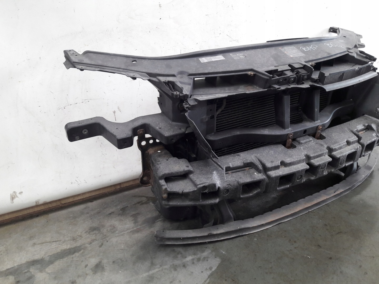 support panel for radiators pillar iron VW Passat B6