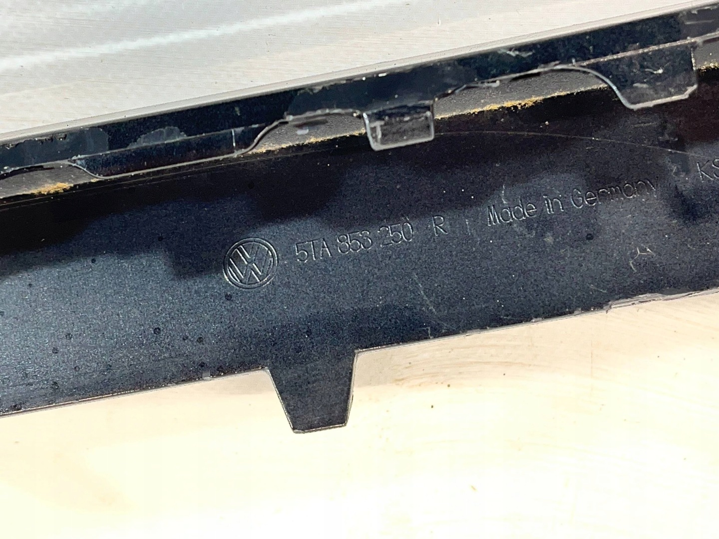 moulding threshold Volkswagen Touran III 5TA853250R