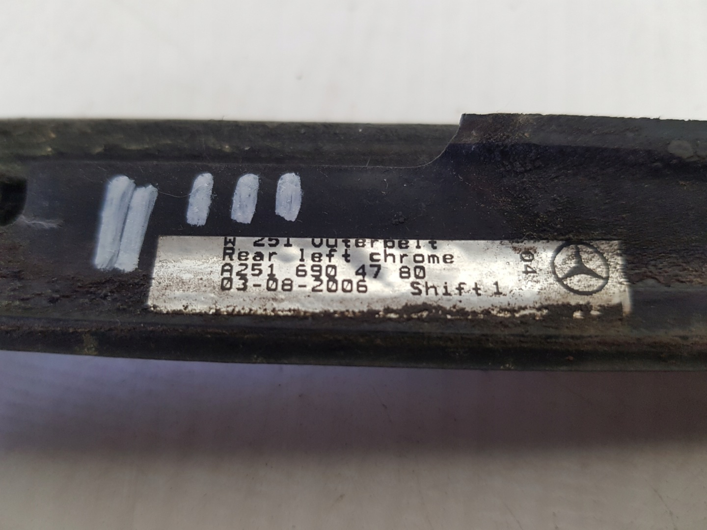 moulding door left rear part dust CHROM MERCEDES W251