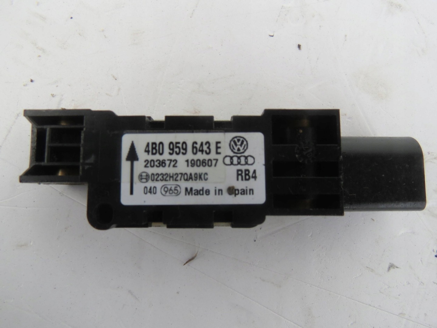 Crashsensor Drucksensor AIRBAG PORSCHE CAYENNE und 7L5 4.8 V8 4B0959643E