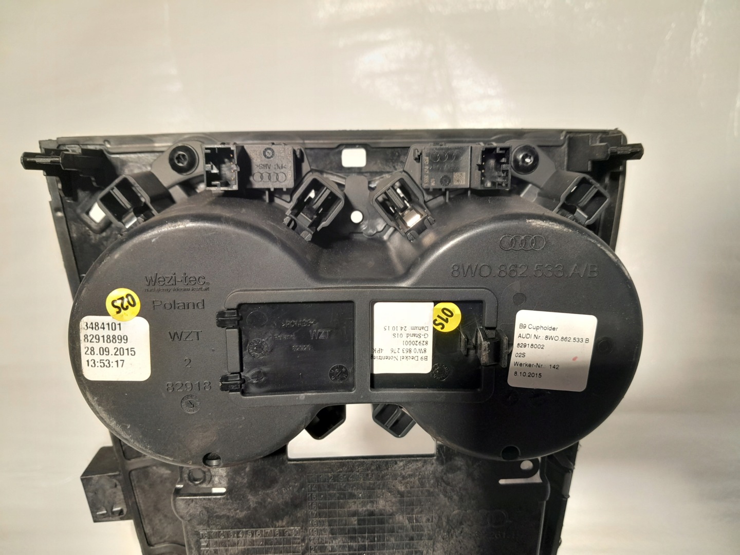 AUDI A4 B9 frame TUNELU SRODKOWEGO 8W1864261E 8W0862533A/B