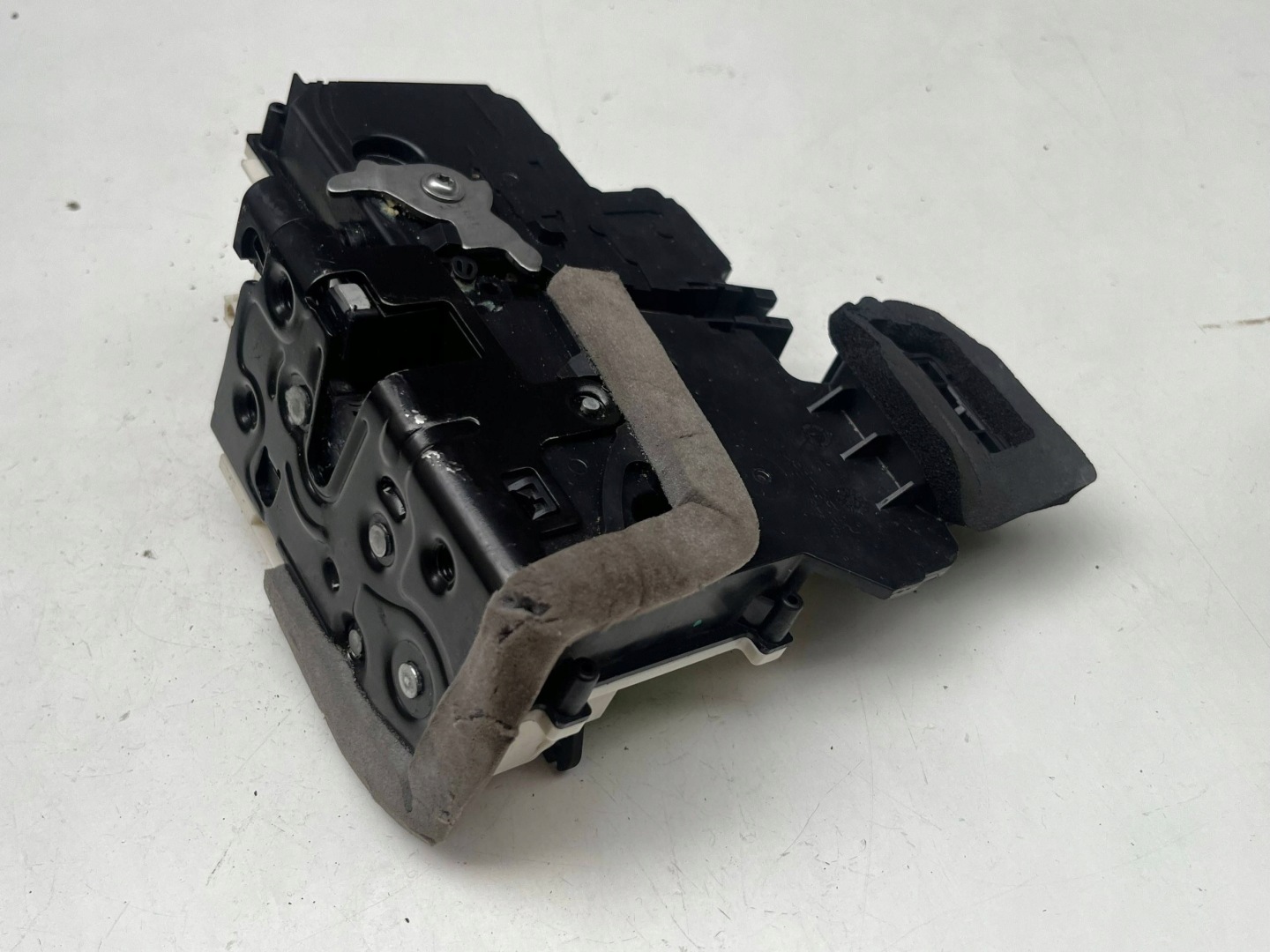 AUDI A7 A6 Q8 lock DZRWI right rear part 4K0839016Q @M