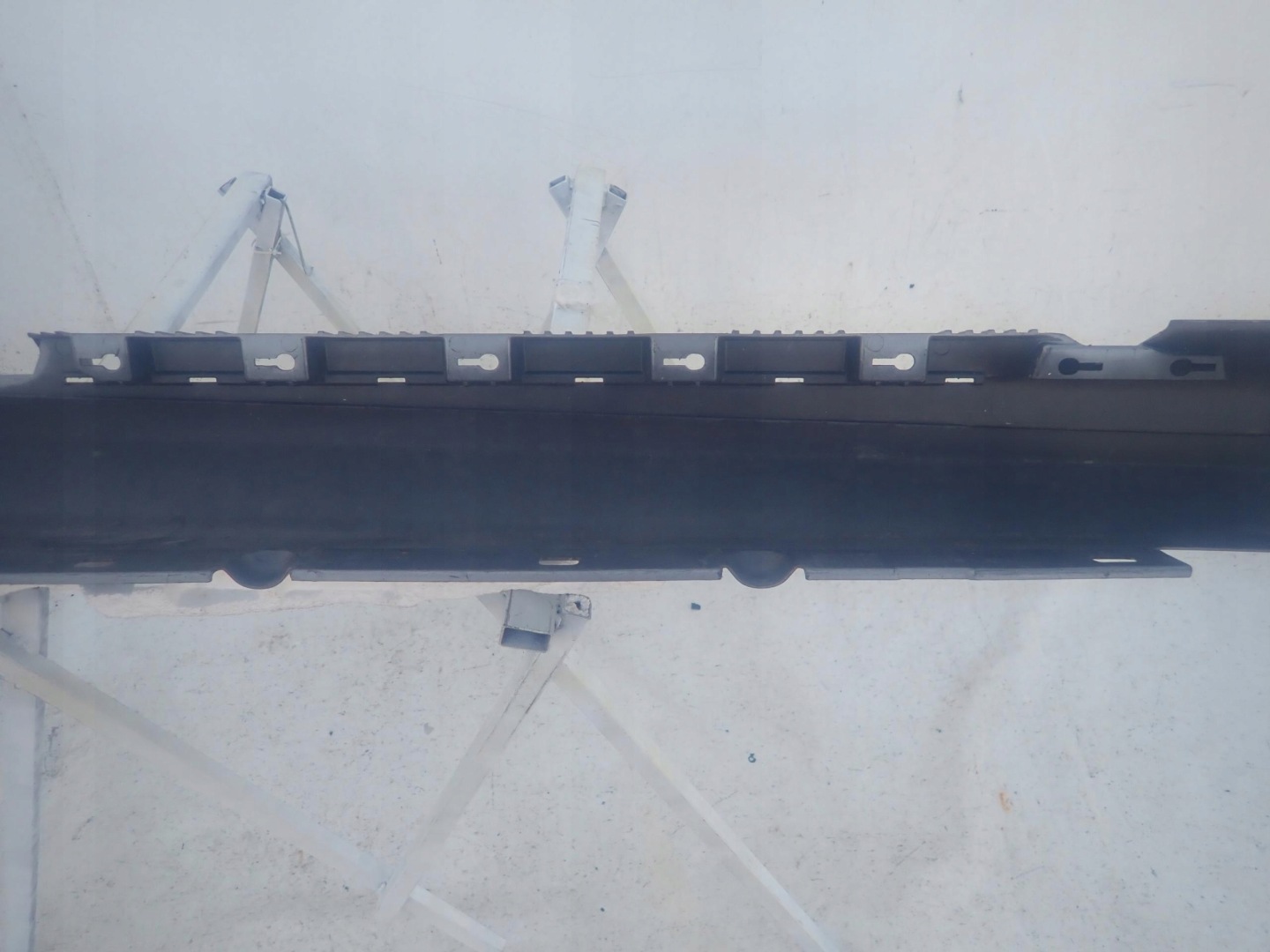 MERCEDES E-KLASA W207 threshold left moulding threshold