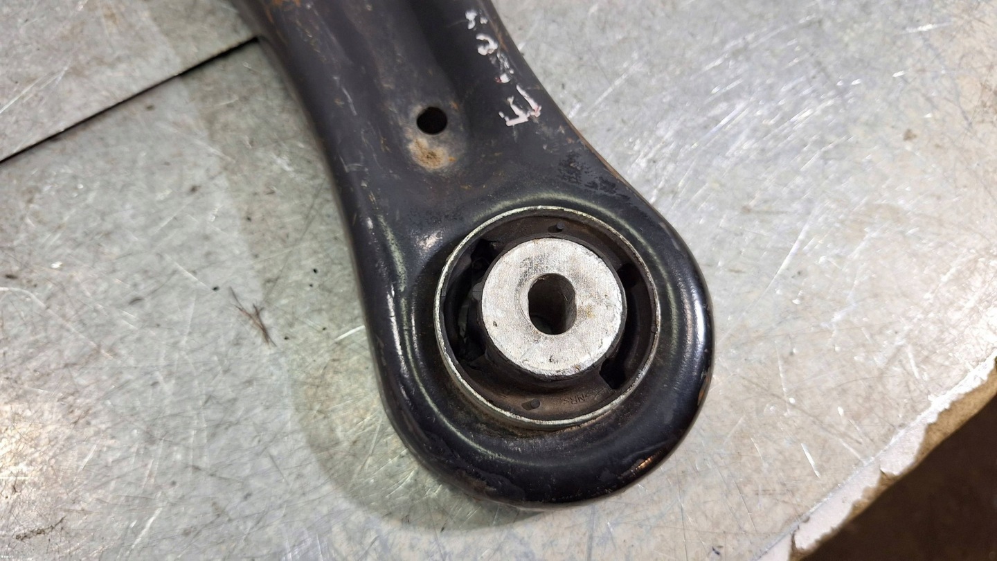 arm left front GN15-3051-BA FORD ECOSPORT MK2 2018