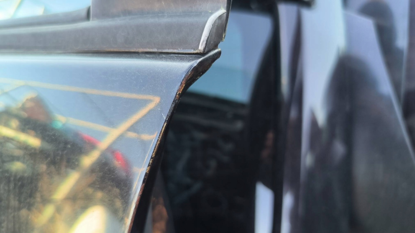 door left front 209 TOYOTA COROLLA VERSO