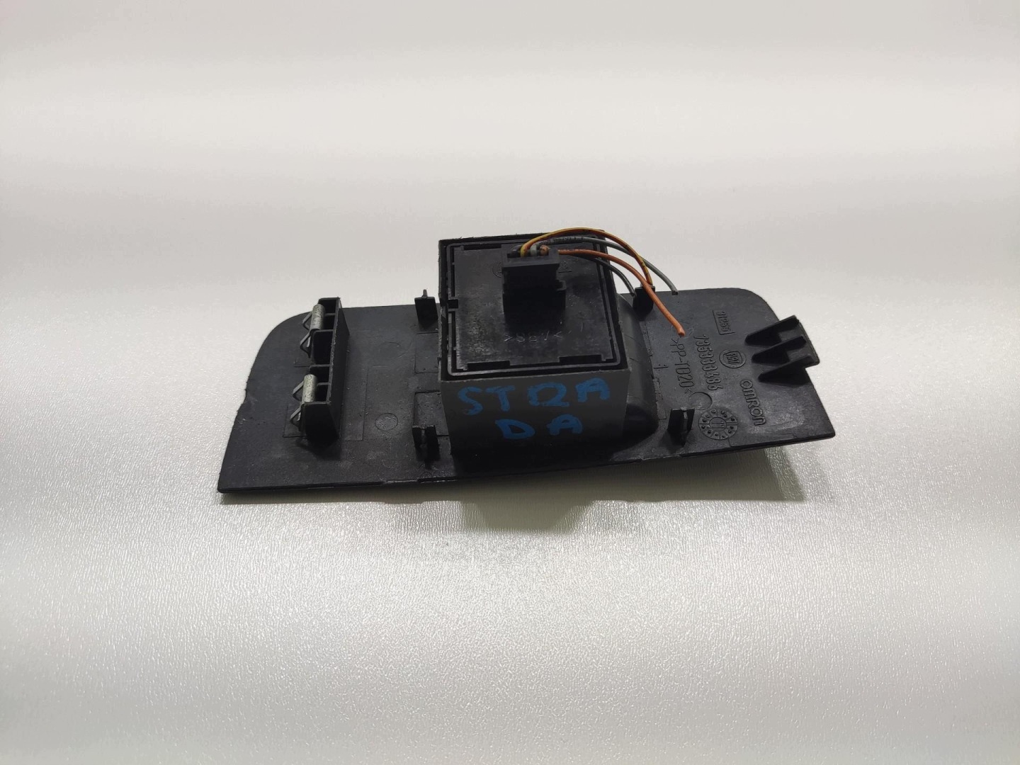 PANEL ovladac oken levý předek FIAT STRADA 2009-2012 735333486