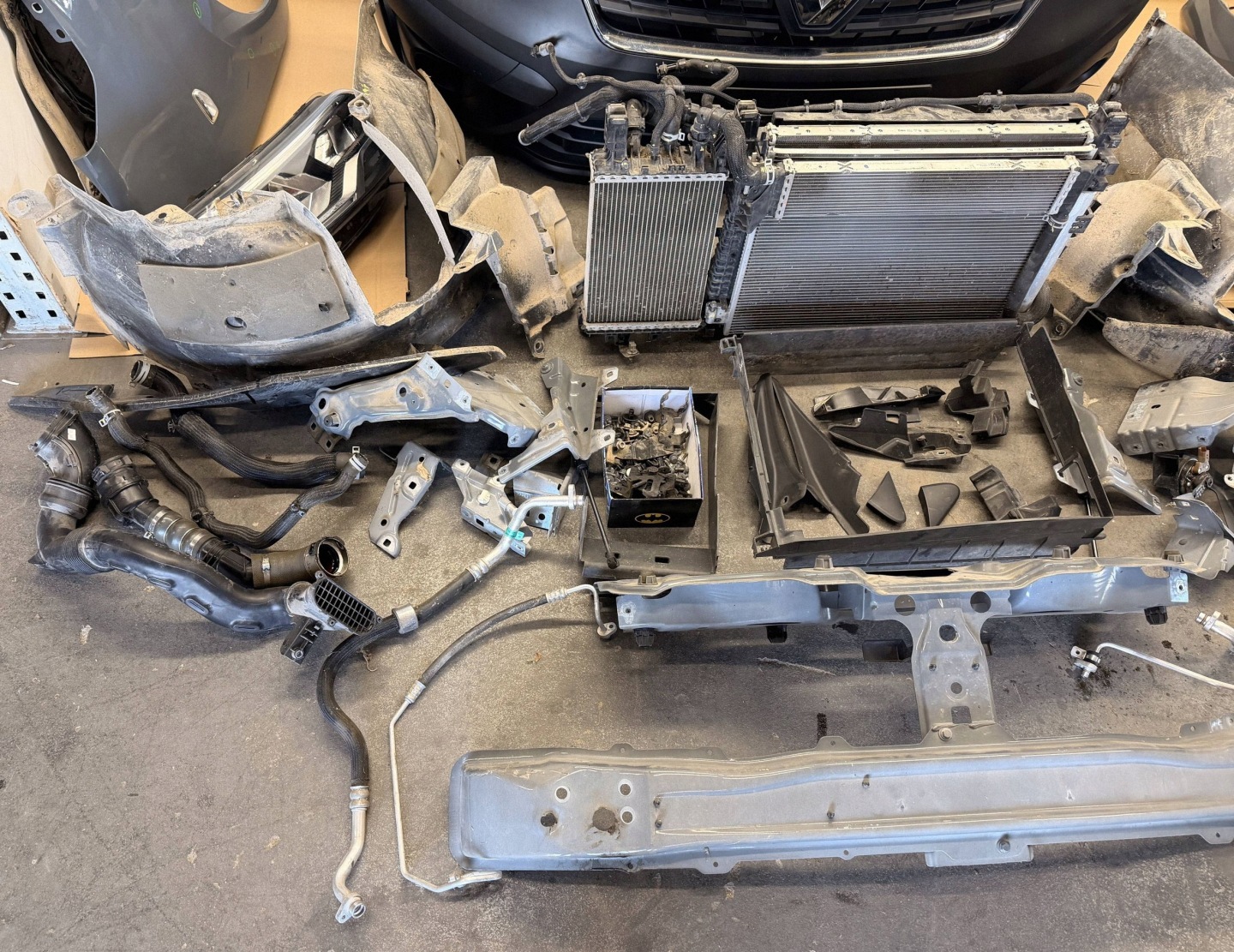 Renault Express II 1.5 BDCI complete front bumper bonnet support panel for radiators OVKPN