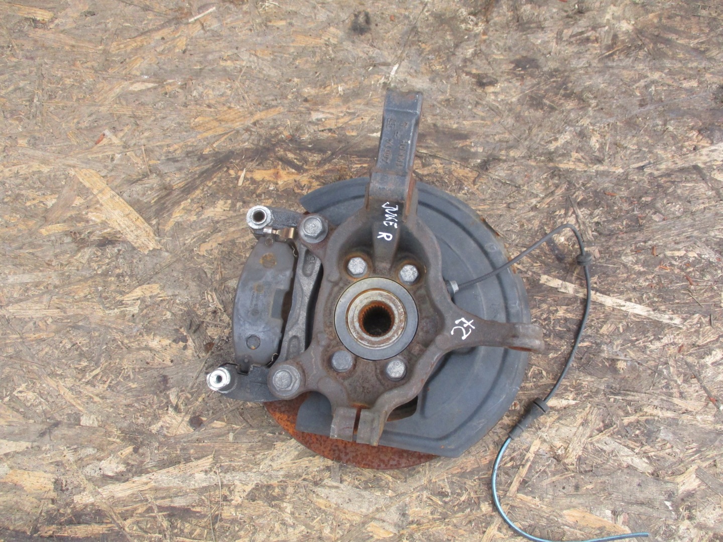 swing front right Nissan Juke 11
