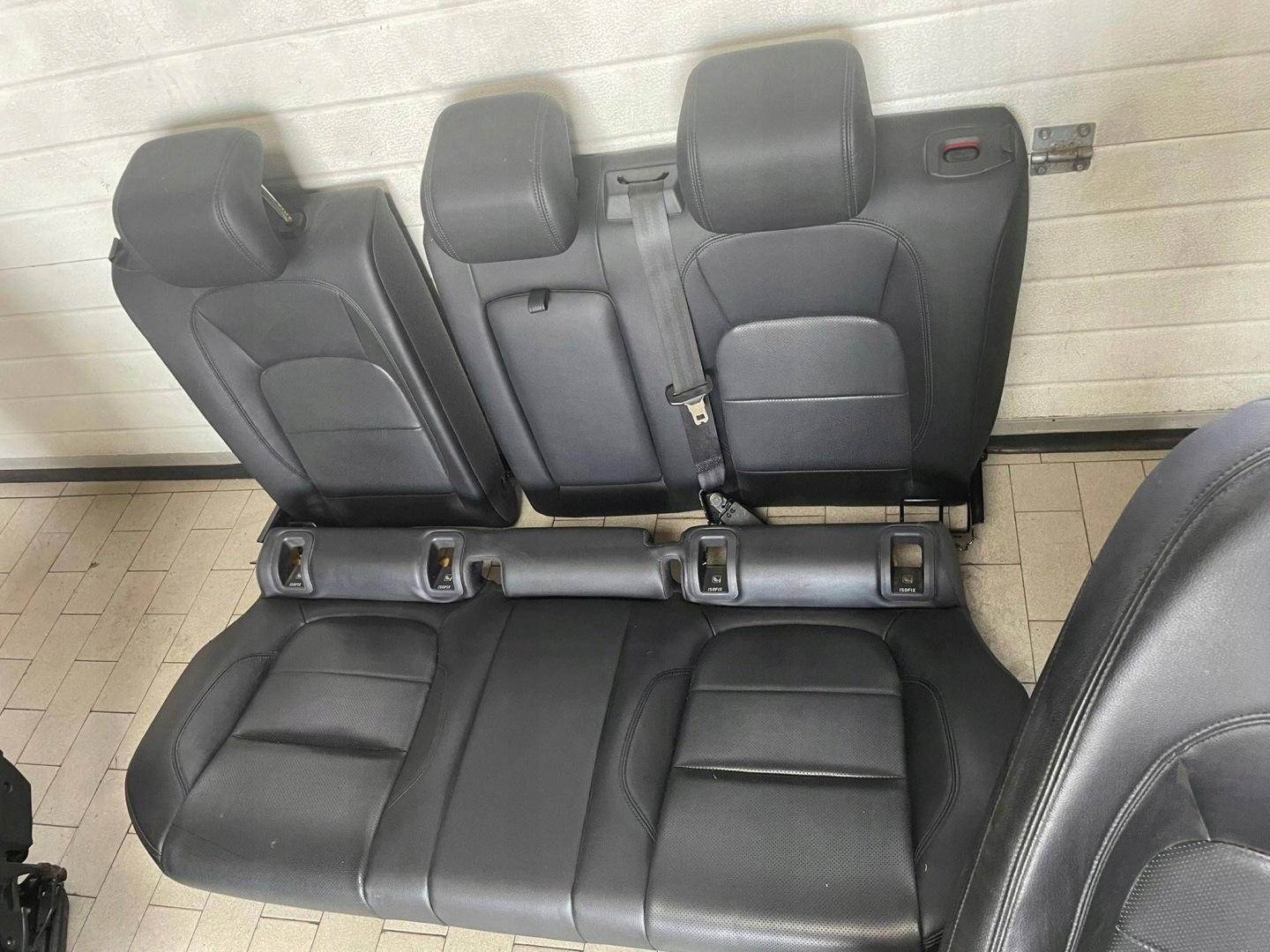 Komptel sedili z boczkami Komplet Jaguar e-Pace