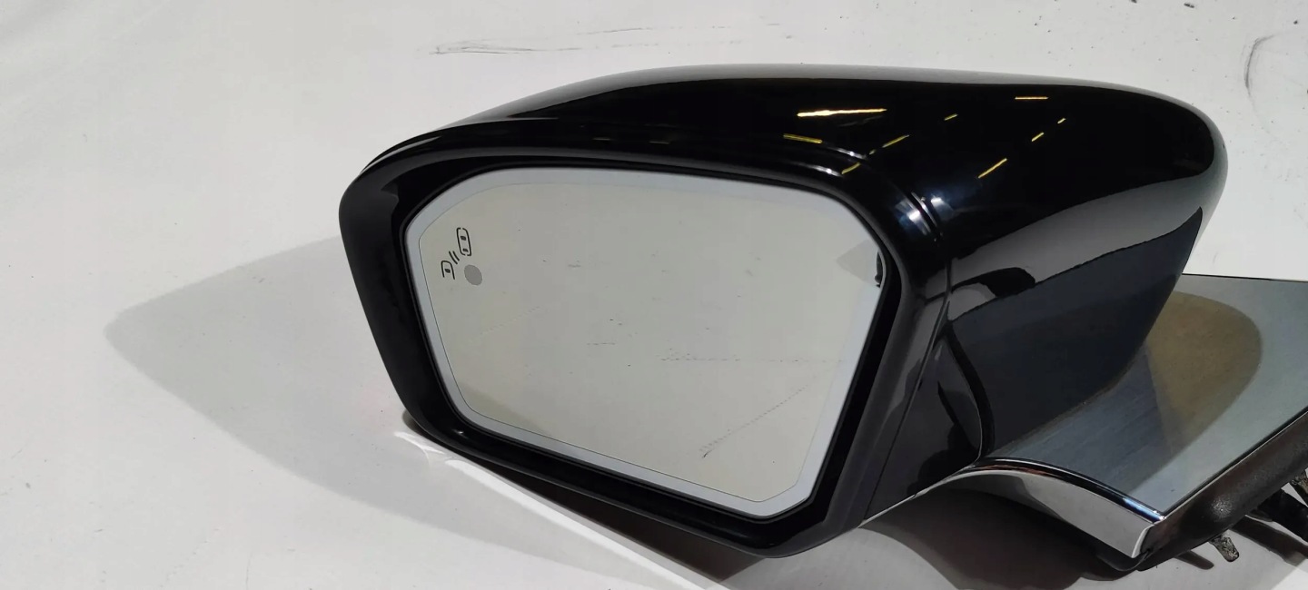 mirror left 16 pin blind spot Lincoln Continental 2017