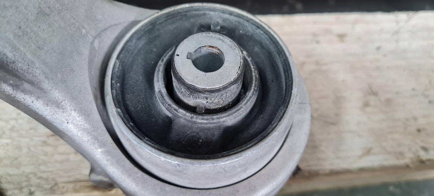 SQ8 4M RSQ8 Q8 arm left front front lower 4M0407695C SQ7 4M Q7