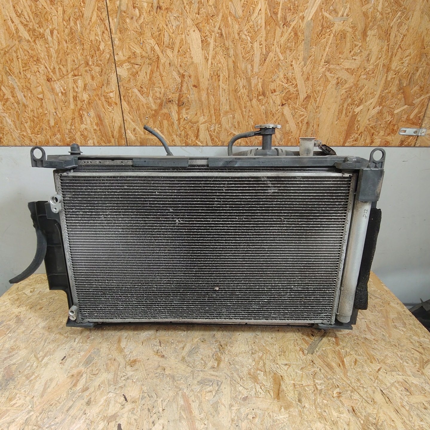 support panel for radiators radiator fan TOYOTA YARIS III 1.5 HYBRYDA