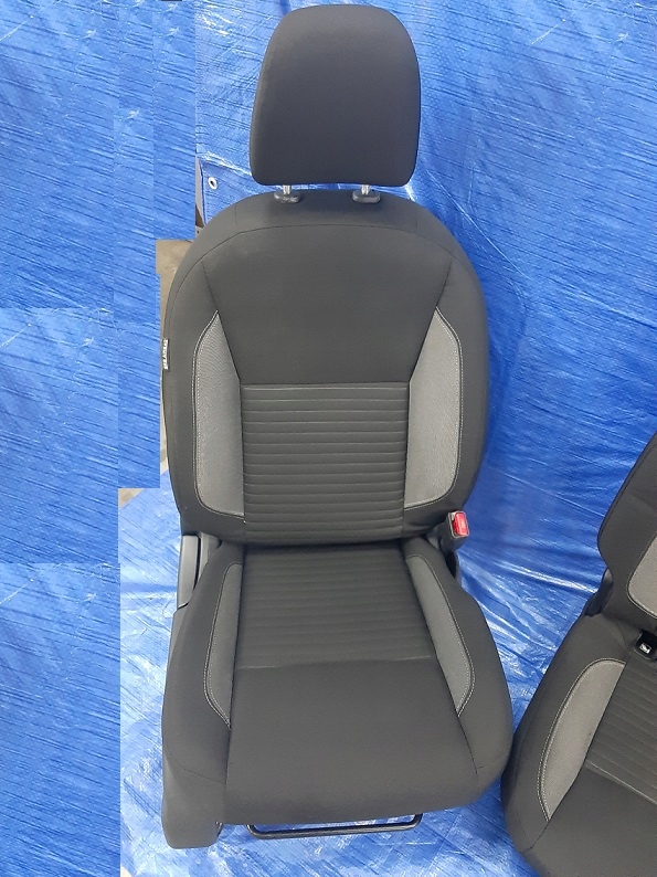 Sitze vorne Sitz heck NAVARA NP300 D23 ALASKAN EUROPA KOMPLET