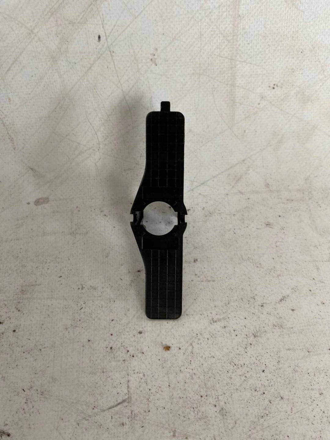 VOLVO V40 Halter PDC heck hinten 31323133