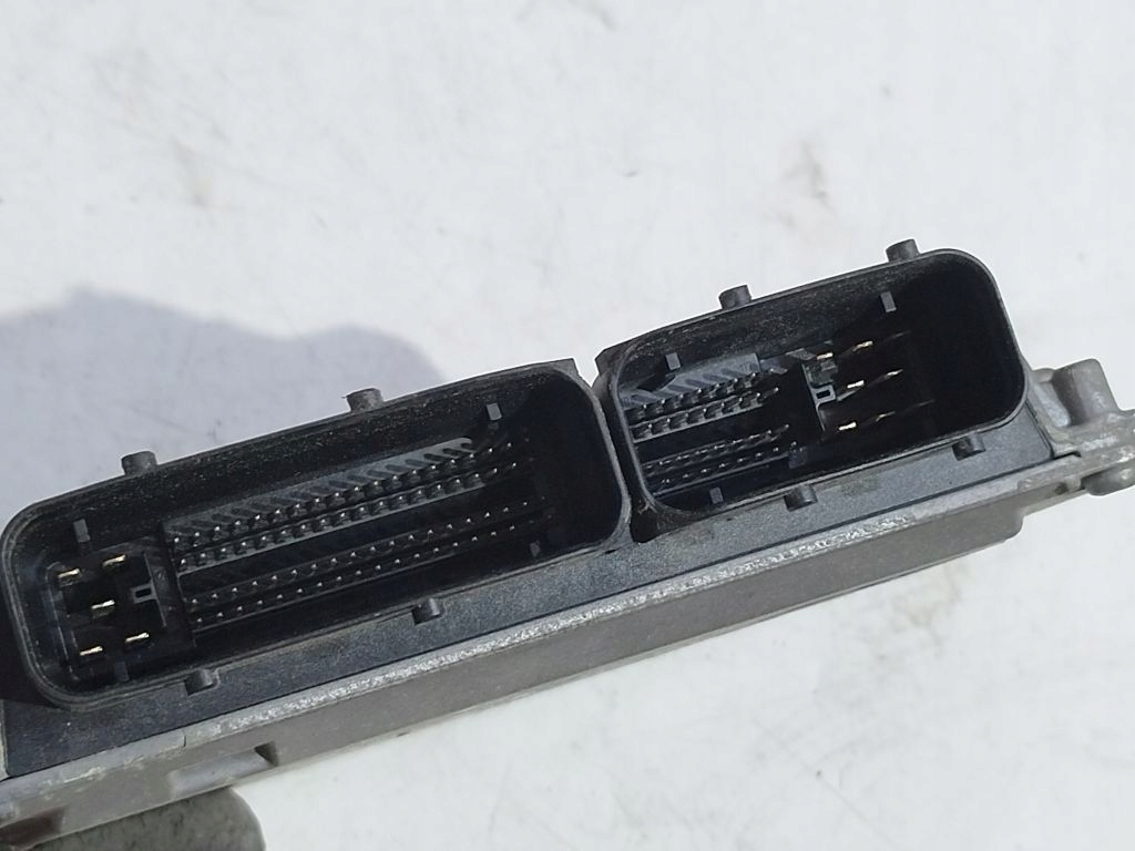 VW Polo 9n lift computer Centralina Motore 03E906033AK