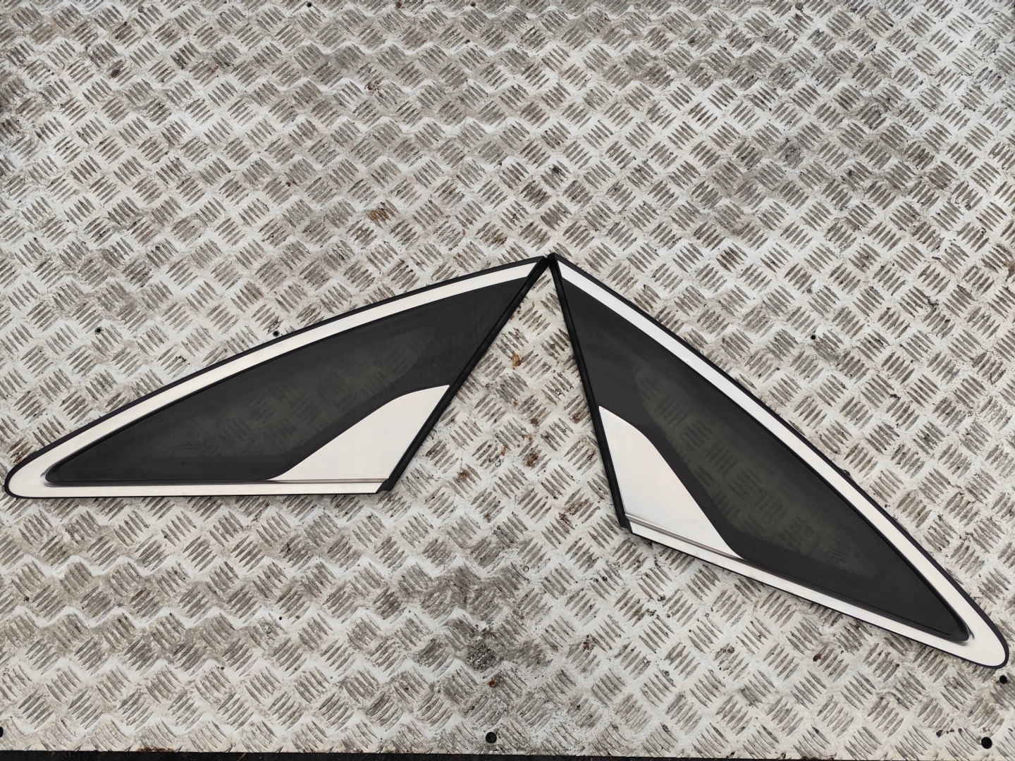 KIA PRO CEED III window bodywork rear part left right